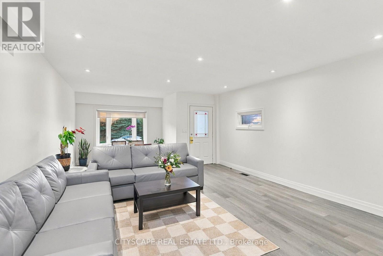 57 O'donnell Avenue, Toronto, Ontario  M8Z 3Y1 - Photo 7 - W14108958