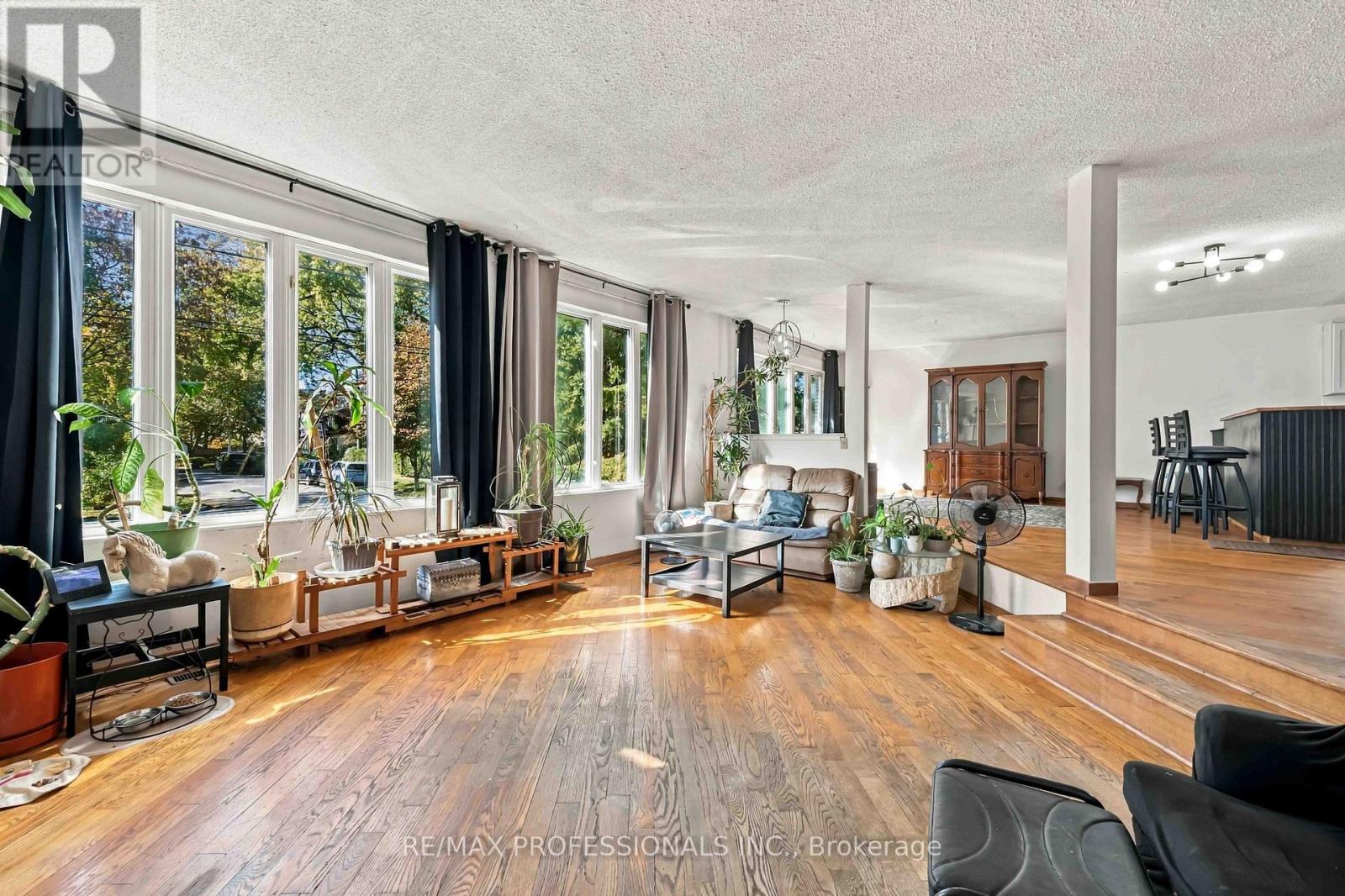 31 Fortieth Street, Toronto, Ontario  M8W 3M8 - Photo 4 - W14108964