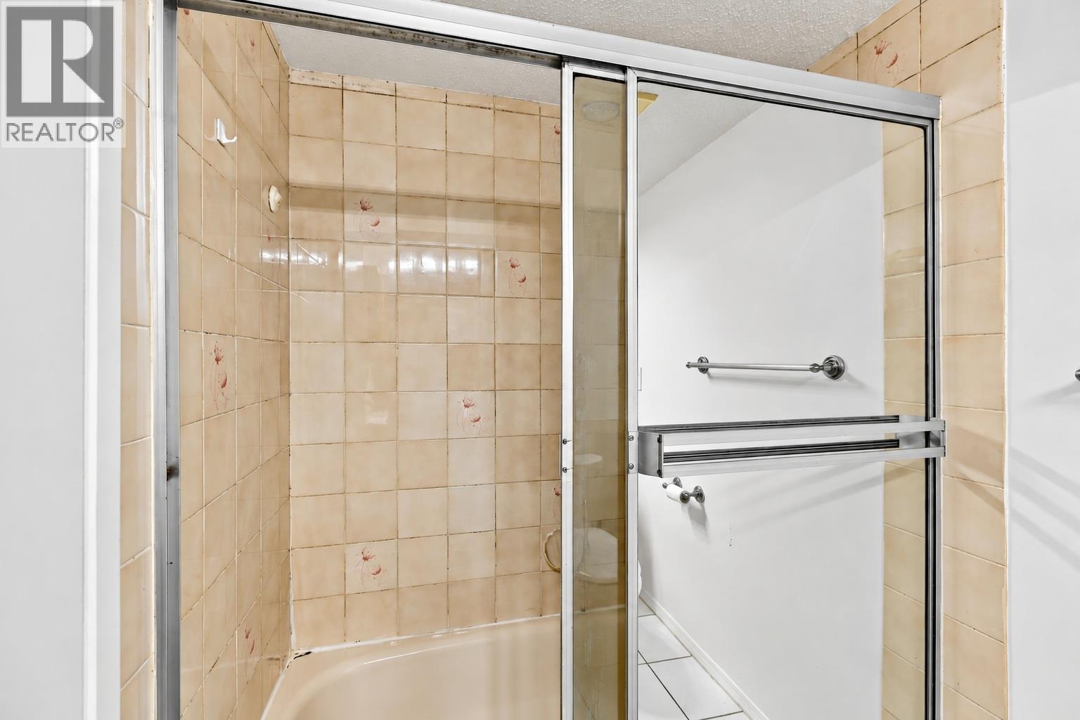 206 335 Cedar Street, New Westminster, British Columbia  V3L 3N9 - Photo 25 - R3177190