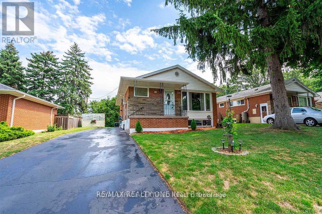 17 CARWYN CRESCENT, Hamilton, Ontario