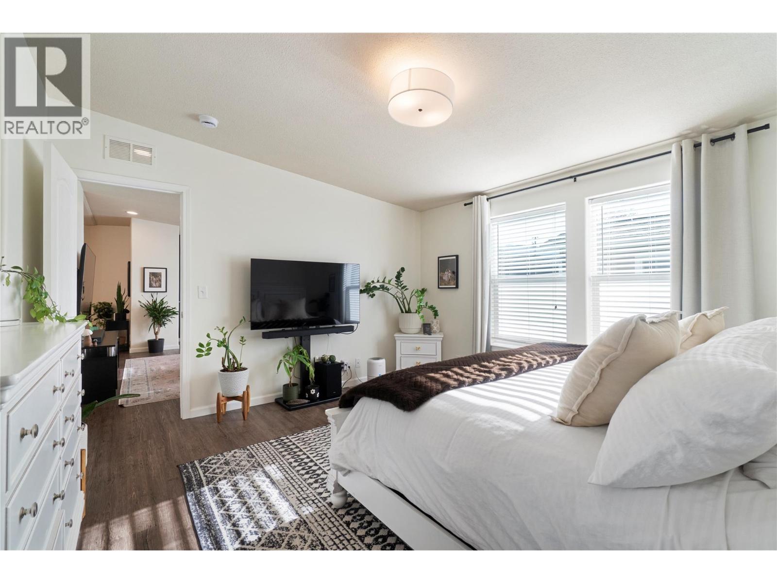 4811 10A Avenue NE Unit# 16