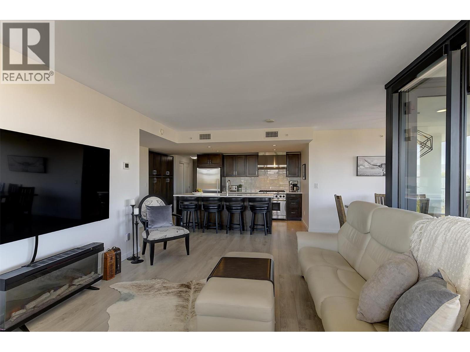 485 Groves Avenue Unit# 401