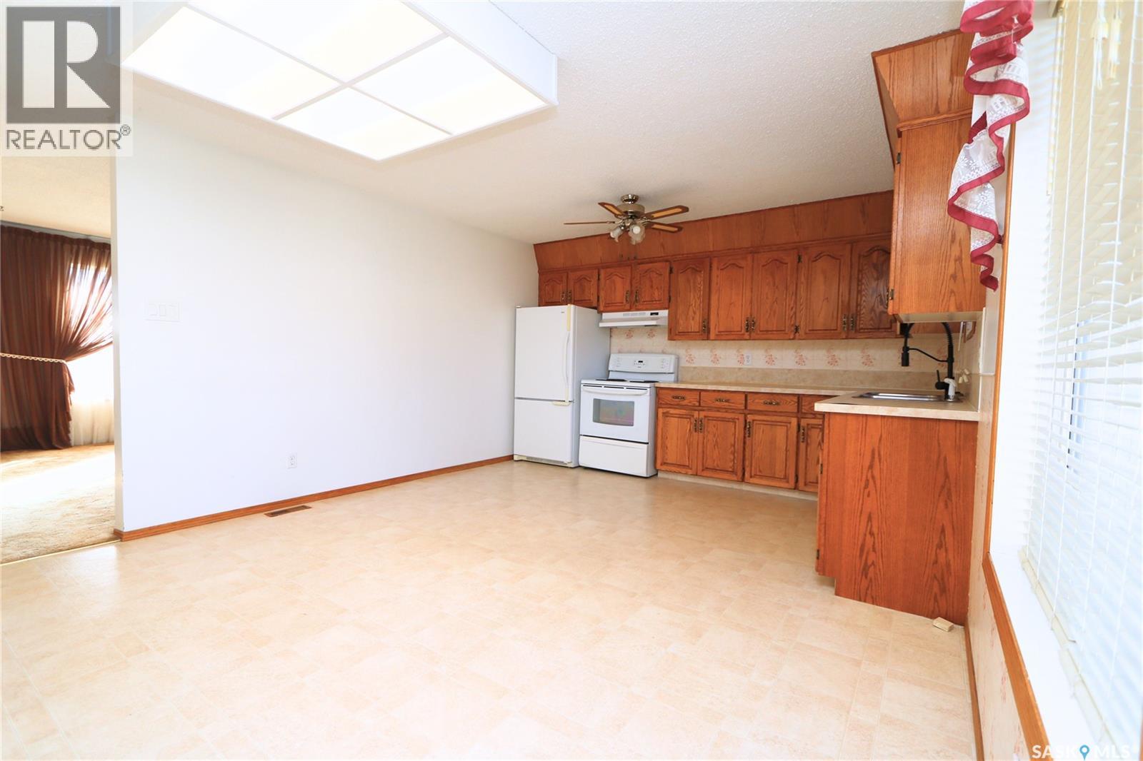 Yorkton 180 Mcburney Drive, Yorkton, Saskatchewan  S3N 3M4 - Photo 9 - SK051764
