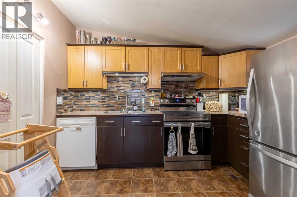 447 20 Street N, Lethbridge, Alberta  T1H 3N2 - Photo 13 - A2351584
