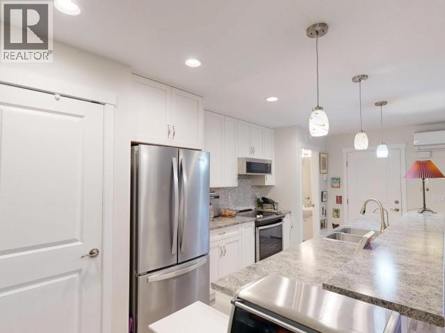 7-4251 WESTVIEW AVE