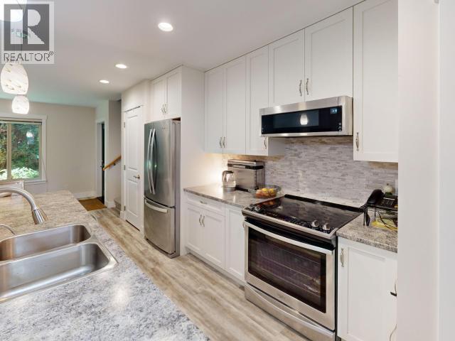 7-4251 WESTVIEW AVE