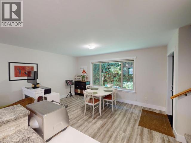 7-4251 WESTVIEW AVE