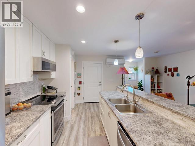 7-4251 WESTVIEW AVE