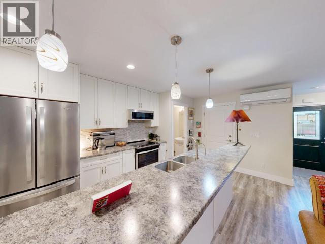 7-4251 WESTVIEW AVE