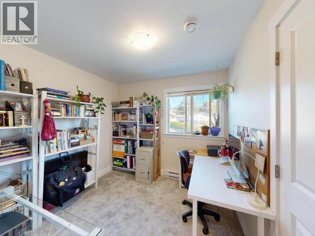 7-4251 WESTVIEW AVE