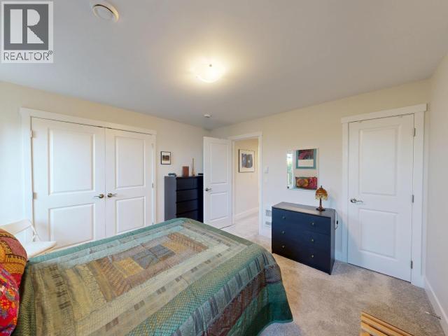 7-4251 WESTVIEW AVE