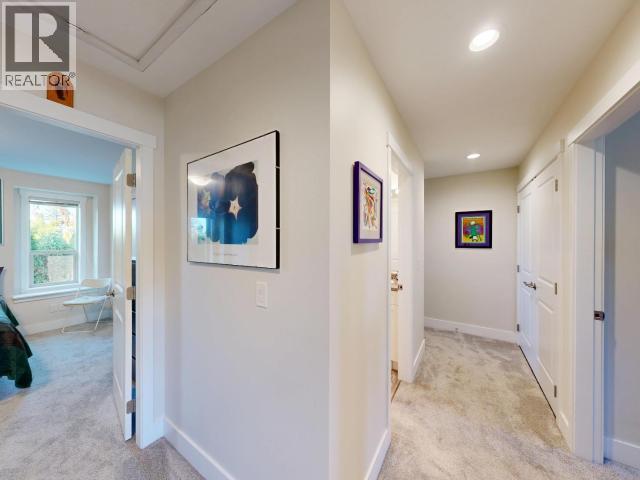 7-4251 WESTVIEW AVE