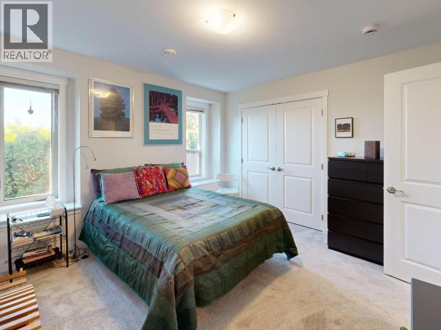 7-4251 WESTVIEW AVE