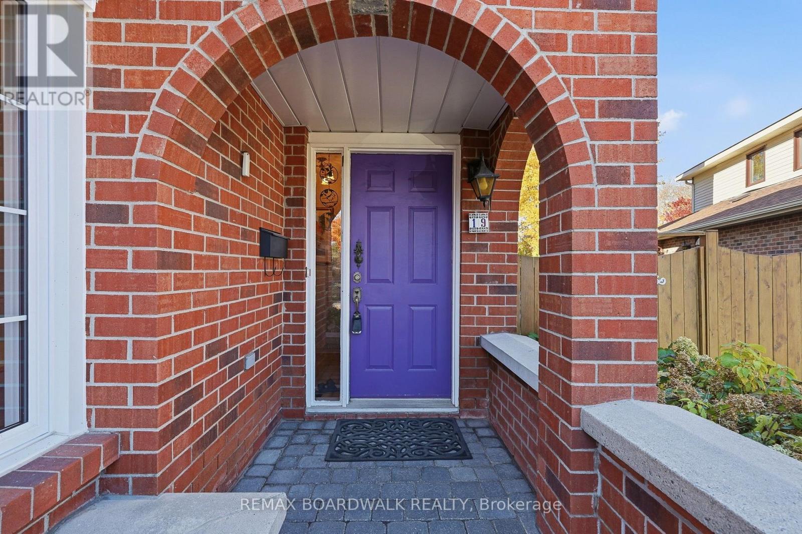 19 Cullen Court, Ottawa, Ontario  K2G 4Z2 - Photo 4 - X14109050