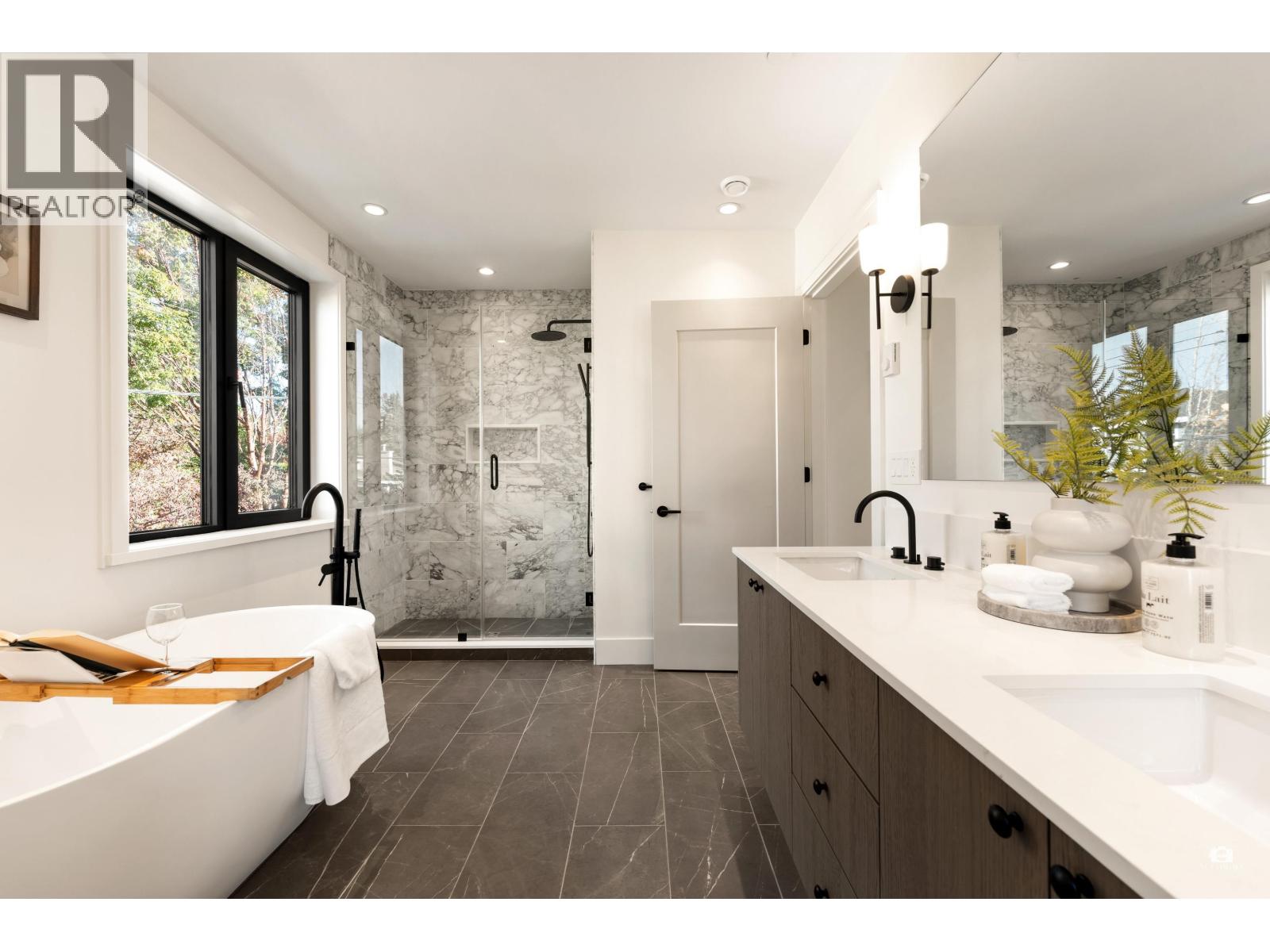 5 1311 W 57th Avenue, Vancouver, British Columbia  V6P 1S7 - Photo 11 - R3175956