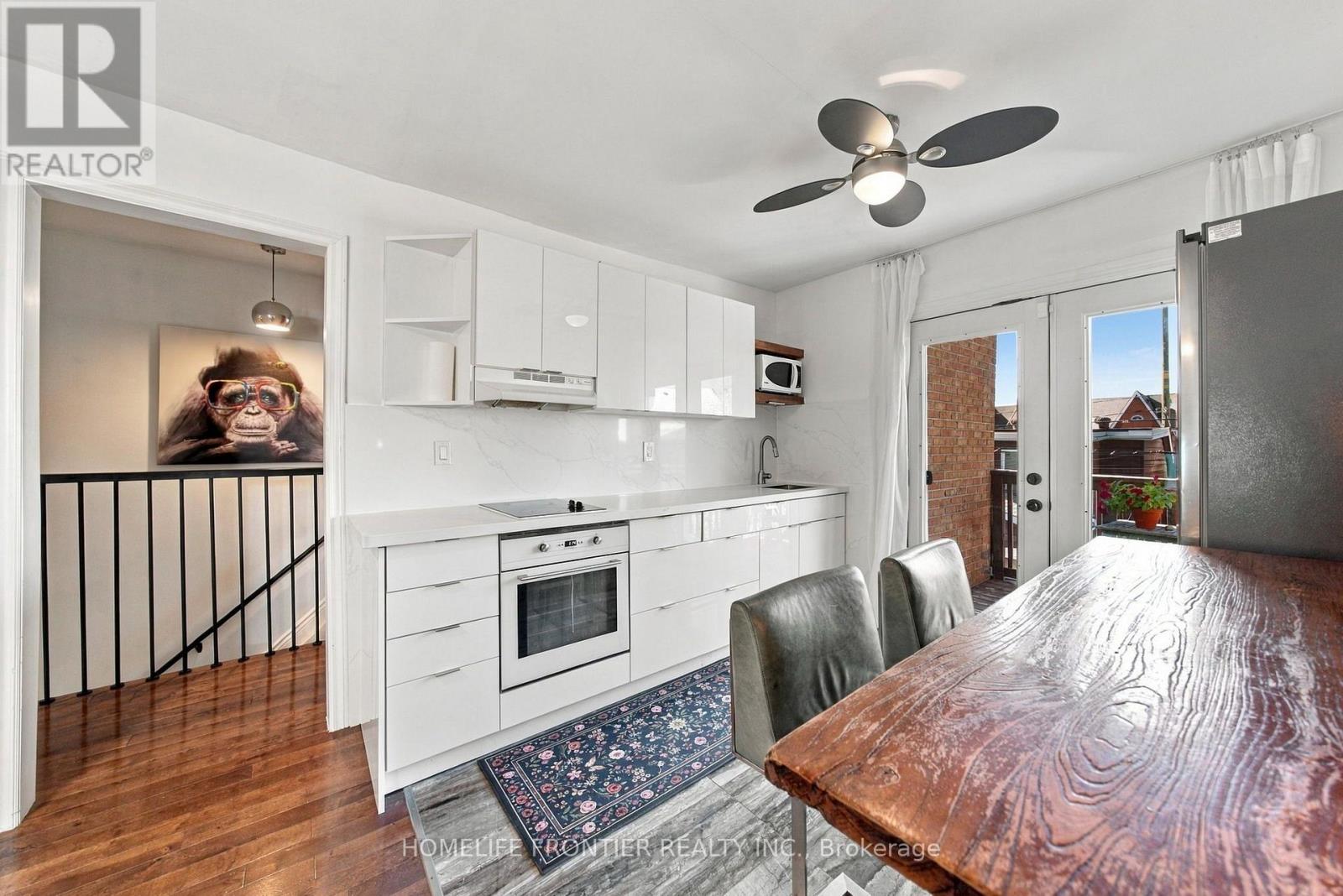 Upper - 122 Manning Avenue, Toronto, Ontario  M6J 2K5 - Photo 17 - C14109000