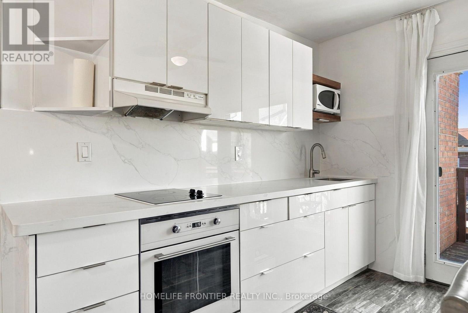 Upper - 122 Manning Avenue, Toronto, Ontario  M6J 2K5 - Photo 18 - C14109000