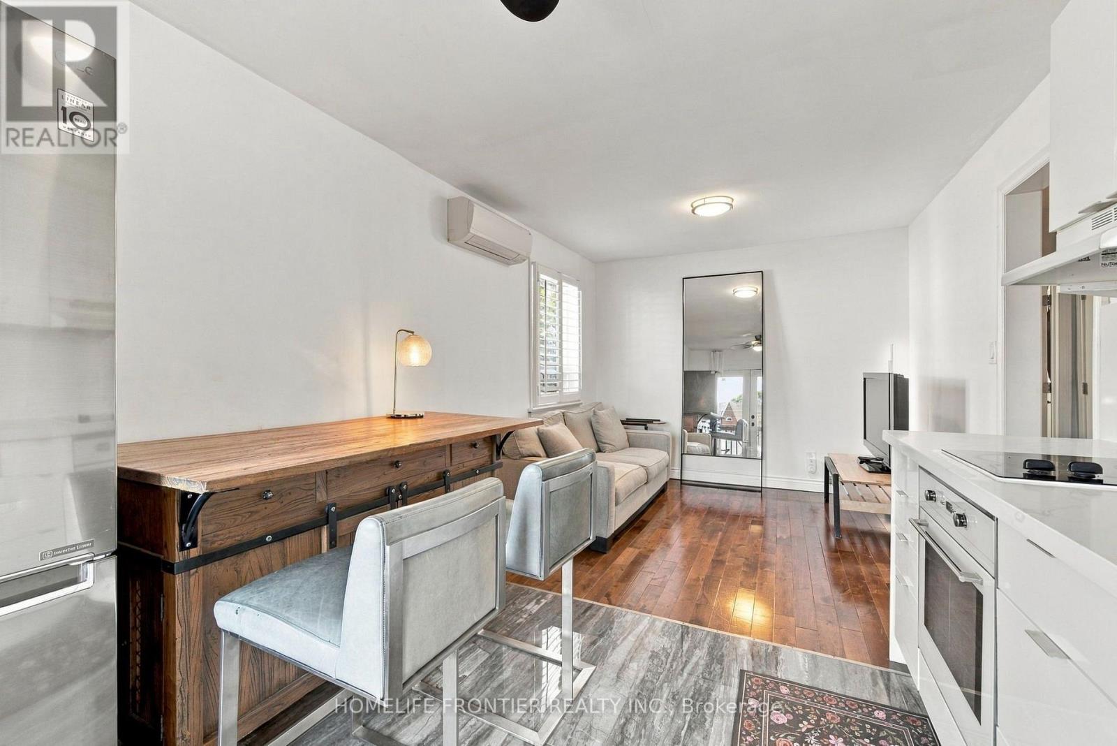 Upper - 122 Manning Avenue, Toronto, Ontario  M6J 2K5 - Photo 21 - C14109000