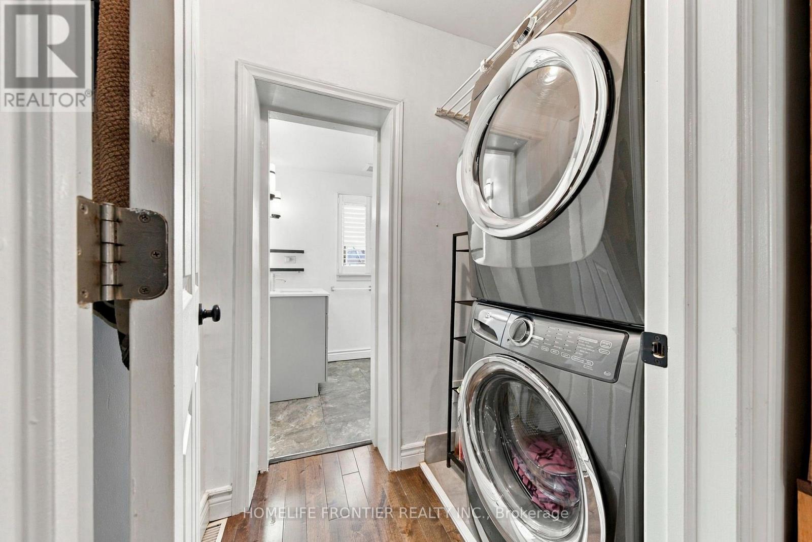 Upper - 122 Manning Avenue, Toronto, Ontario  M6J 2K5 - Photo 26 - C14109000
