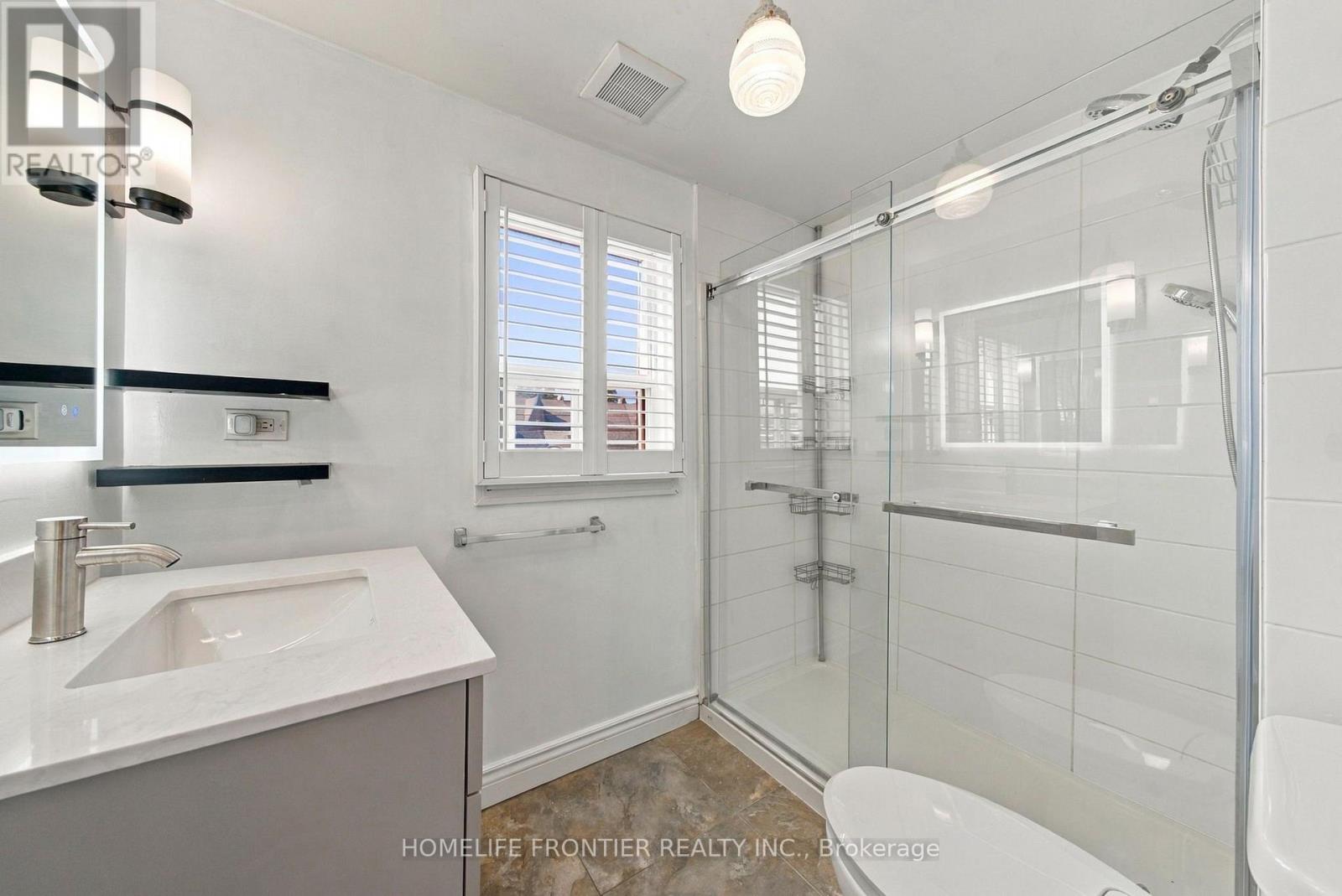 Upper - 122 Manning Avenue, Toronto, Ontario  M6J 2K5 - Photo 27 - C14109000