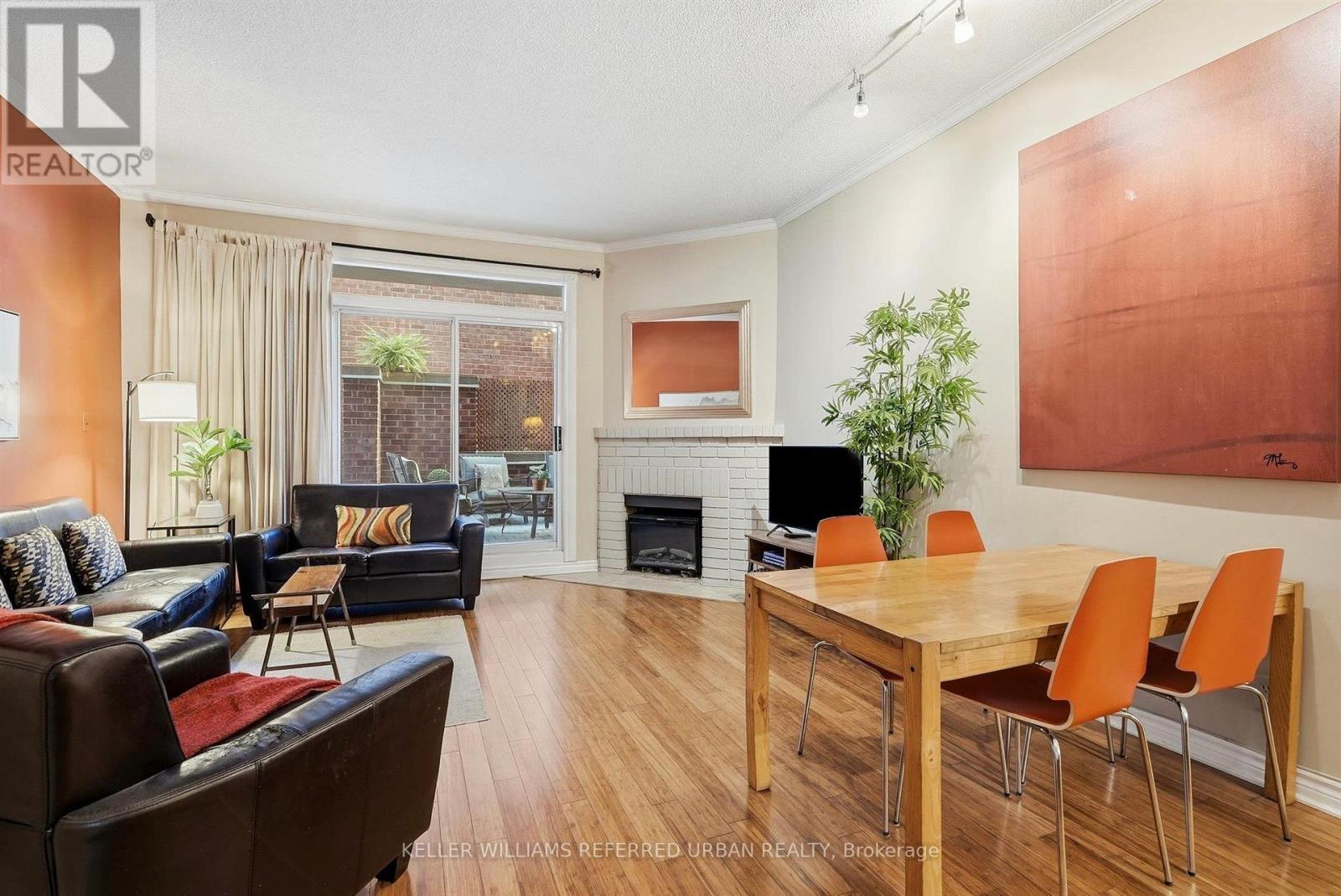 58 St Nicholas Street, Toronto, Ontario  M4Y 1W7 - Photo 4 - C14109036
