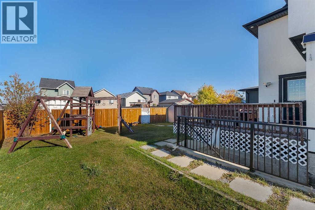 282 Saddlefield Place NE