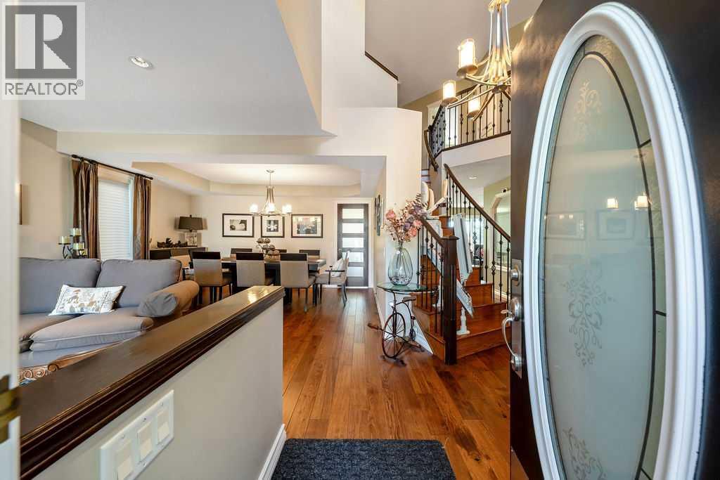 7 Springbank View SW, Calgary, Alberta  T3H 4J5 - Photo 3 - A2353152