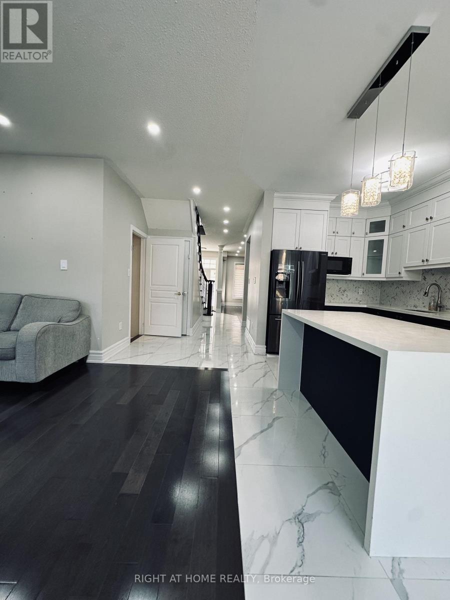 247 Rizal Avenue, Markham (Box Grove), Ontario  L6B 0M8 - Photo 4 - N14108996