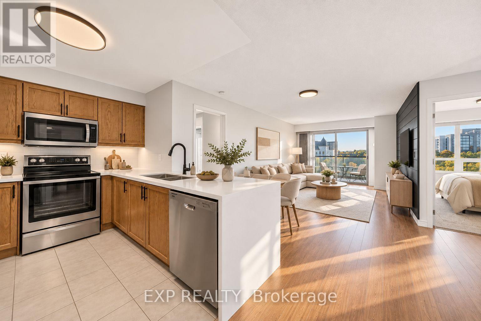 427 - 18 Harding Boulevard W, Richmond Hill (Harding), Ontario  L4C 0T3 - Photo 1 - N14109032