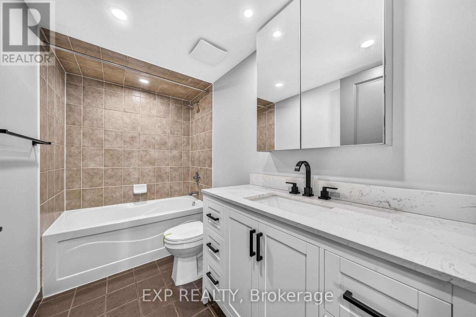 427 - 18 Harding Boulevard W, Richmond Hill (Harding), Ontario  L4C 0T3 - Photo 7 - N14109032