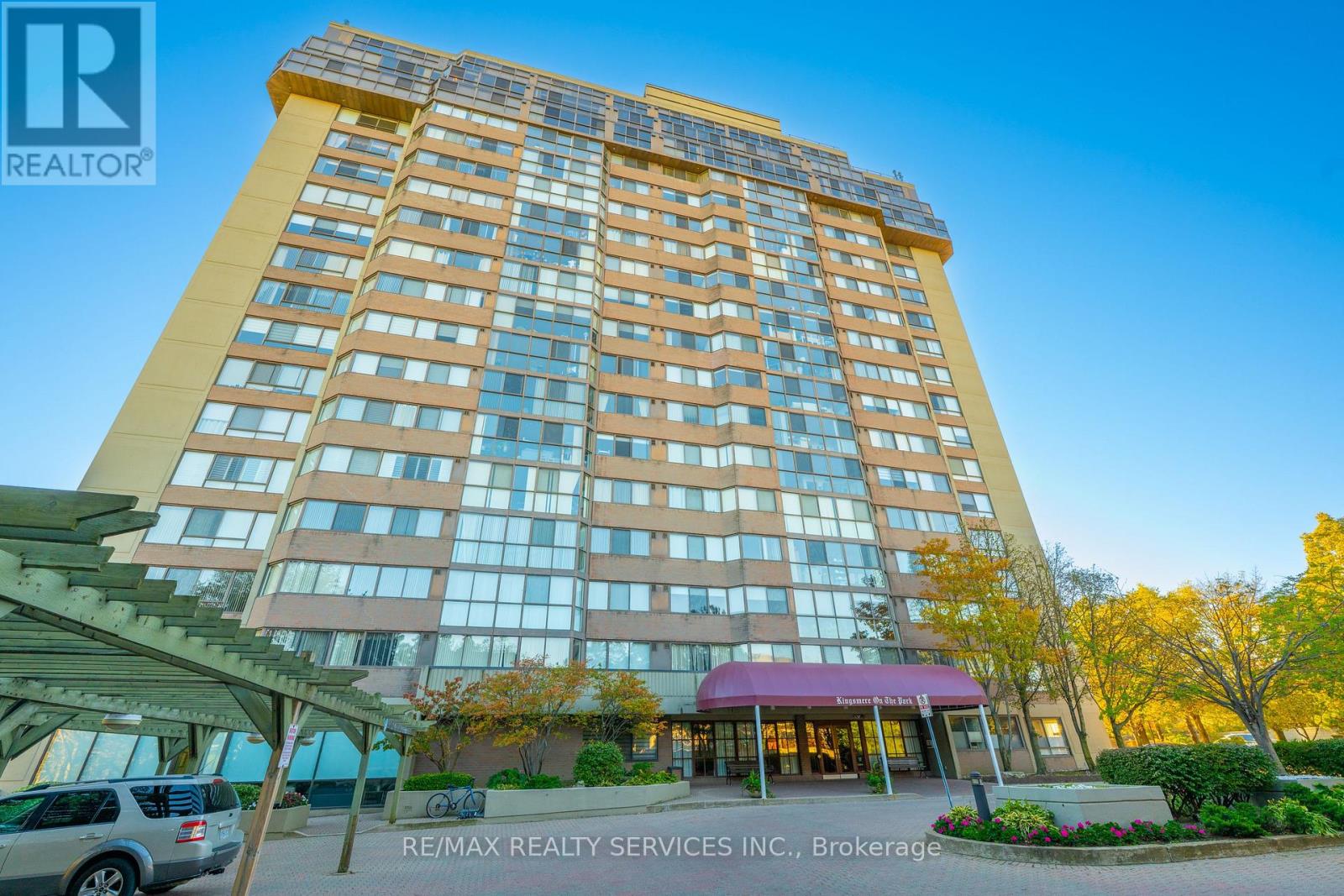 1104 - 880 DUNDAS STREET W, Mississauga, Ontario