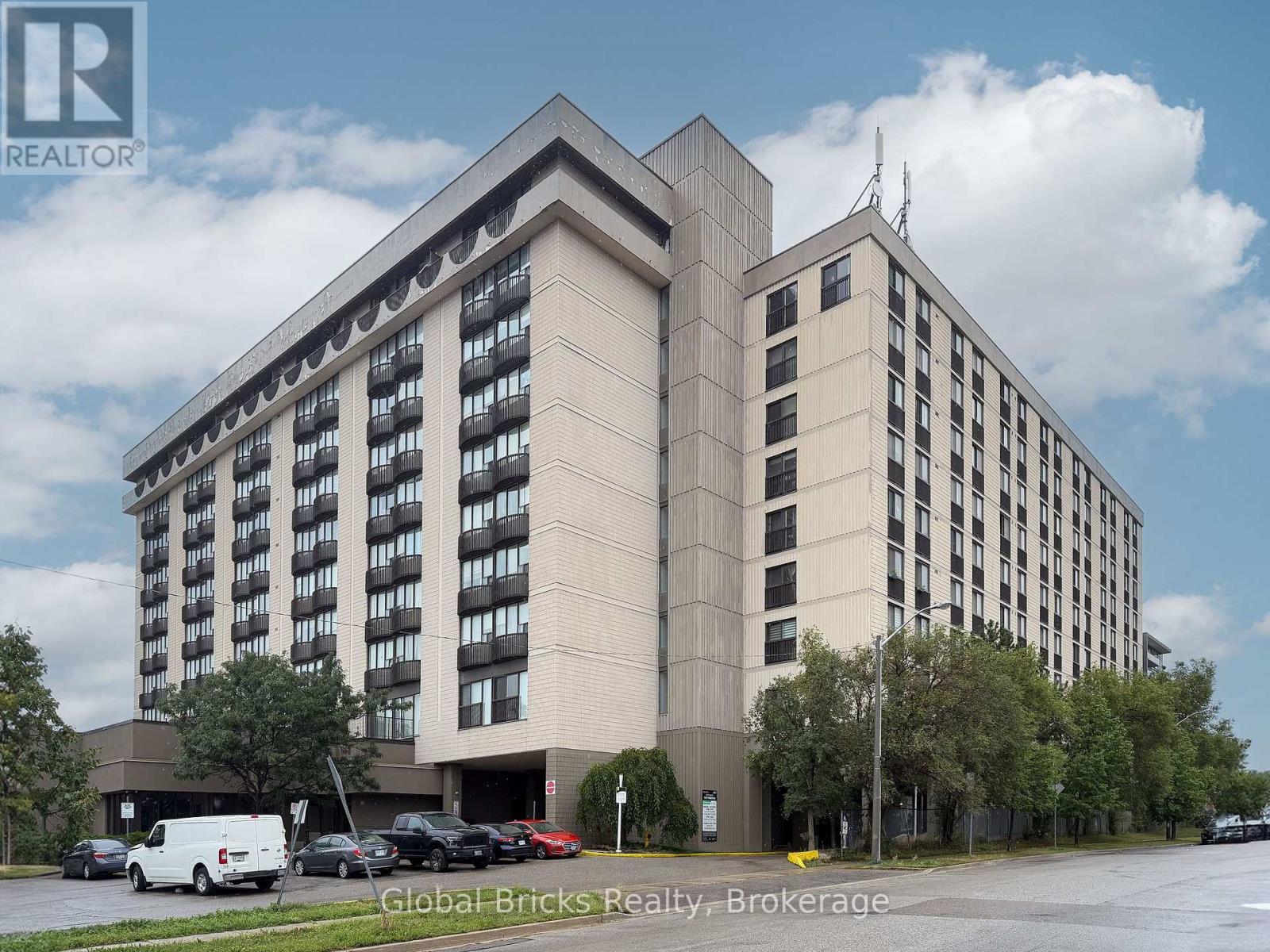 901 - 2737 KEELE STREET, Toronto, Ontario