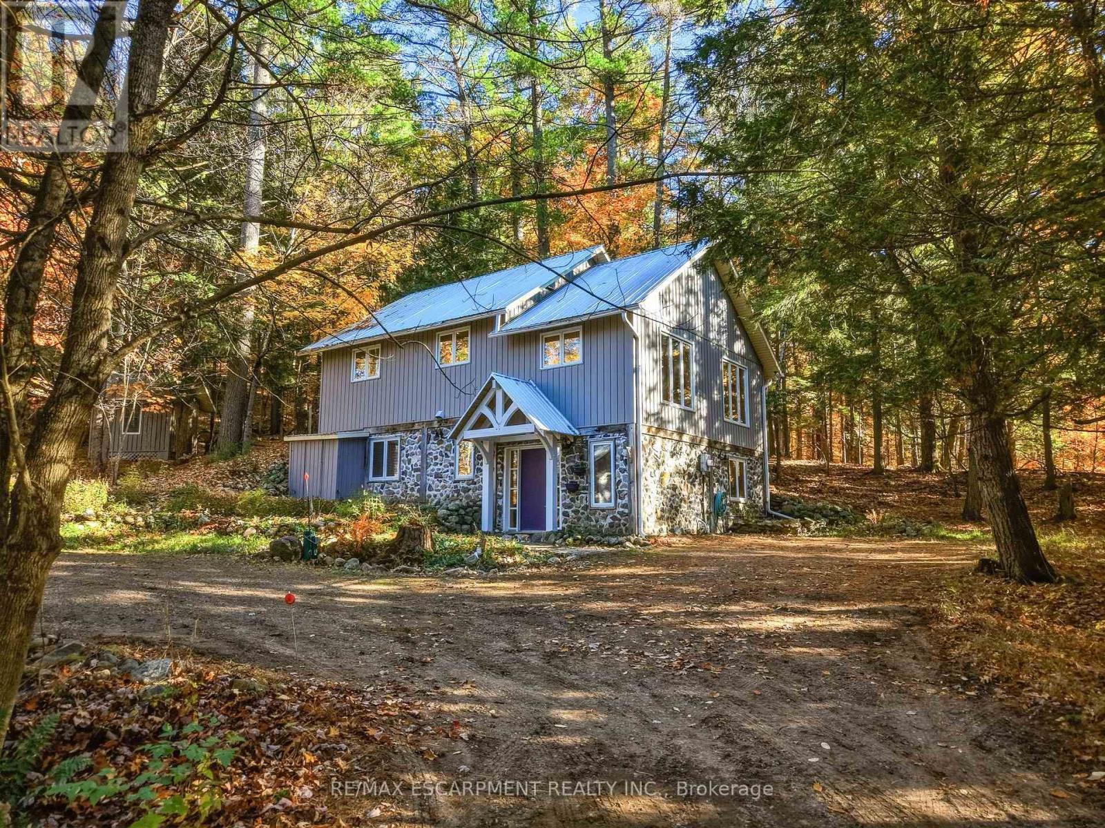 55 MARY LAKE CRESCENT, Huntsville, Ontario
