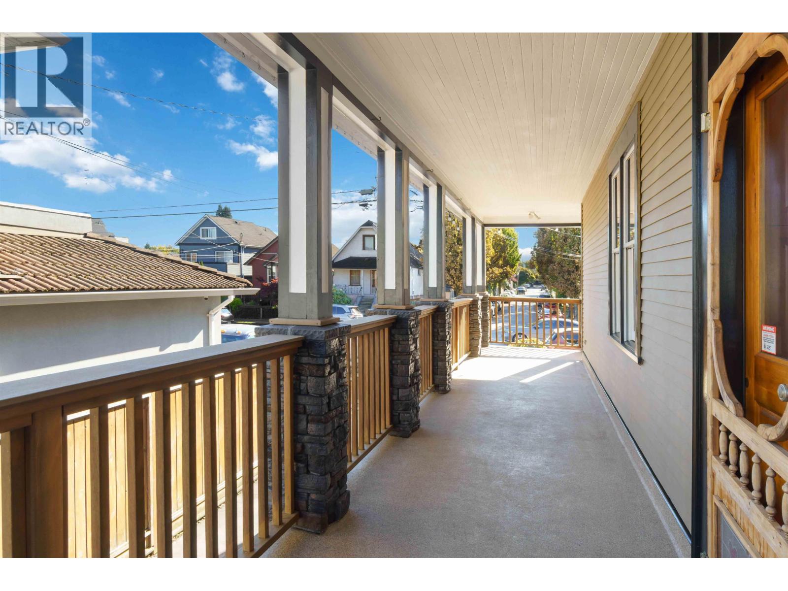 97 E King Edward Avenue, Vancouver, British Columbia  V5V 2B8 - Photo 3 - R3177098