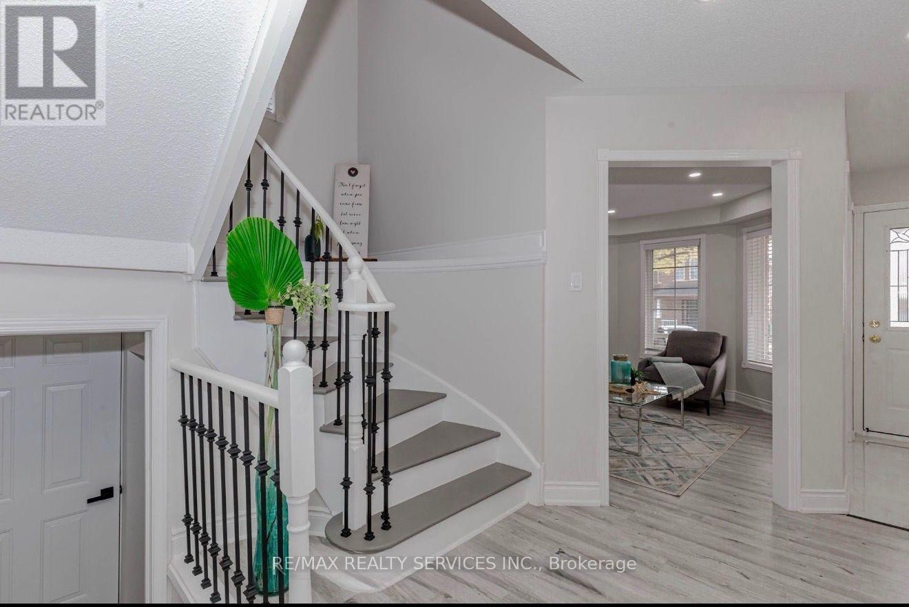 86 Heartleaf Crescent, Brampton, Ontario  L7A 2B9 - Photo 10 - W14107080