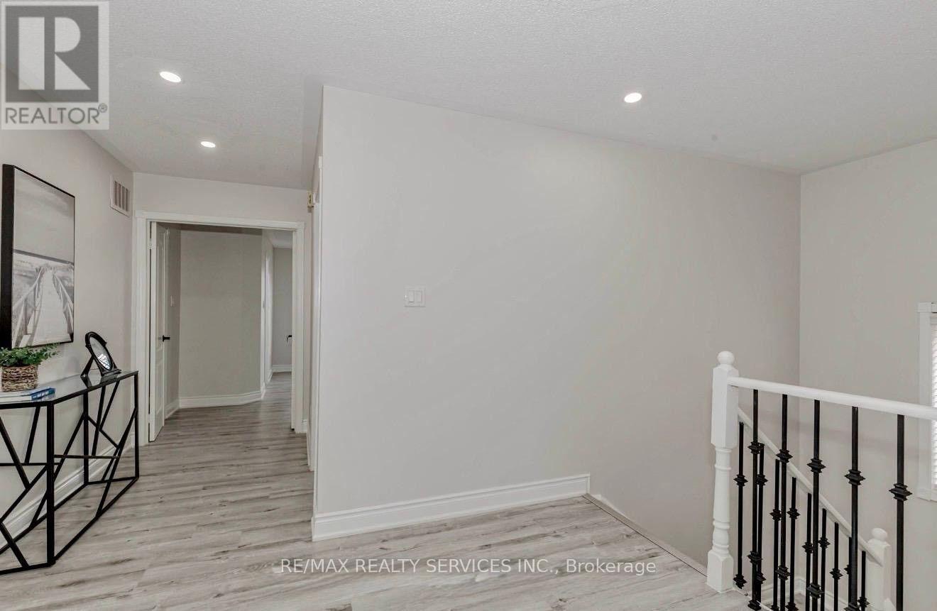 86 Heartleaf Crescent, Brampton, Ontario  L7A 2B9 - Photo 11 - W14107080