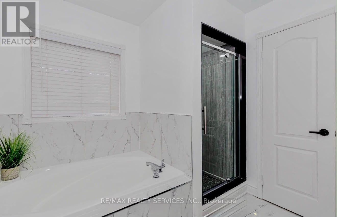 86 Heartleaf Crescent, Brampton, Ontario  L7A 2B9 - Photo 18 - W14107080