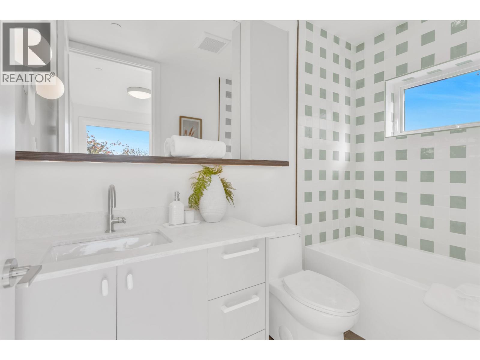 1 2879 E 43 Avenue, Vancouver, British Columbia  V5R 2Z1 - Photo 10 - R3176238