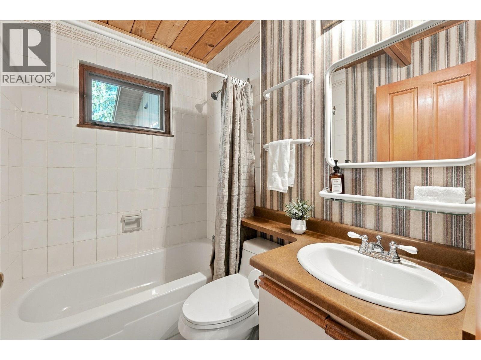 9282 Emerald Drive, Whistler, British Columbia  V8E 0G5 - Photo 17 - R3177932