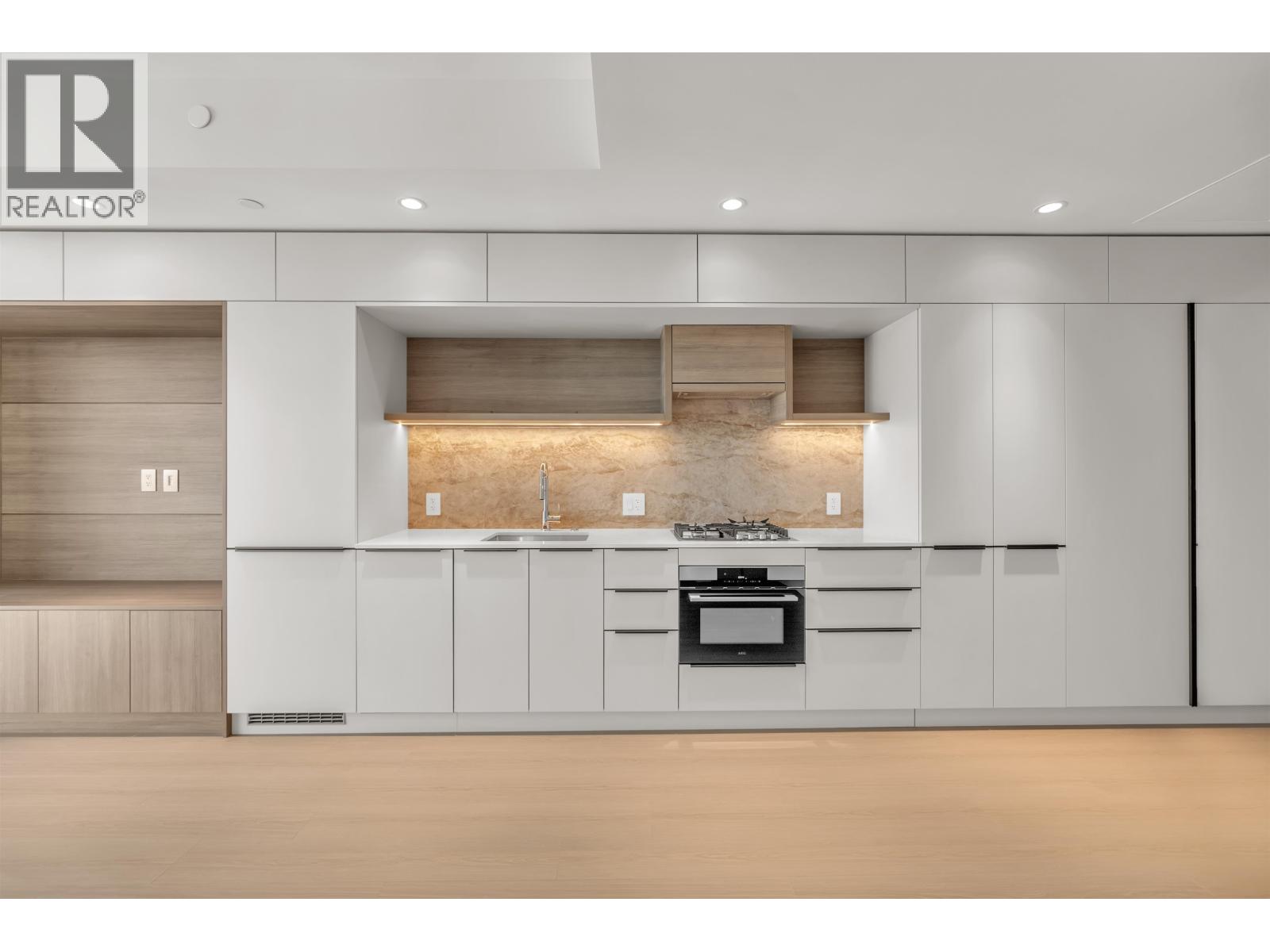 2706 612 Elmwood Street, Coquitlam, British Columbia  V3J 0W1 - Photo 3 - R3177928