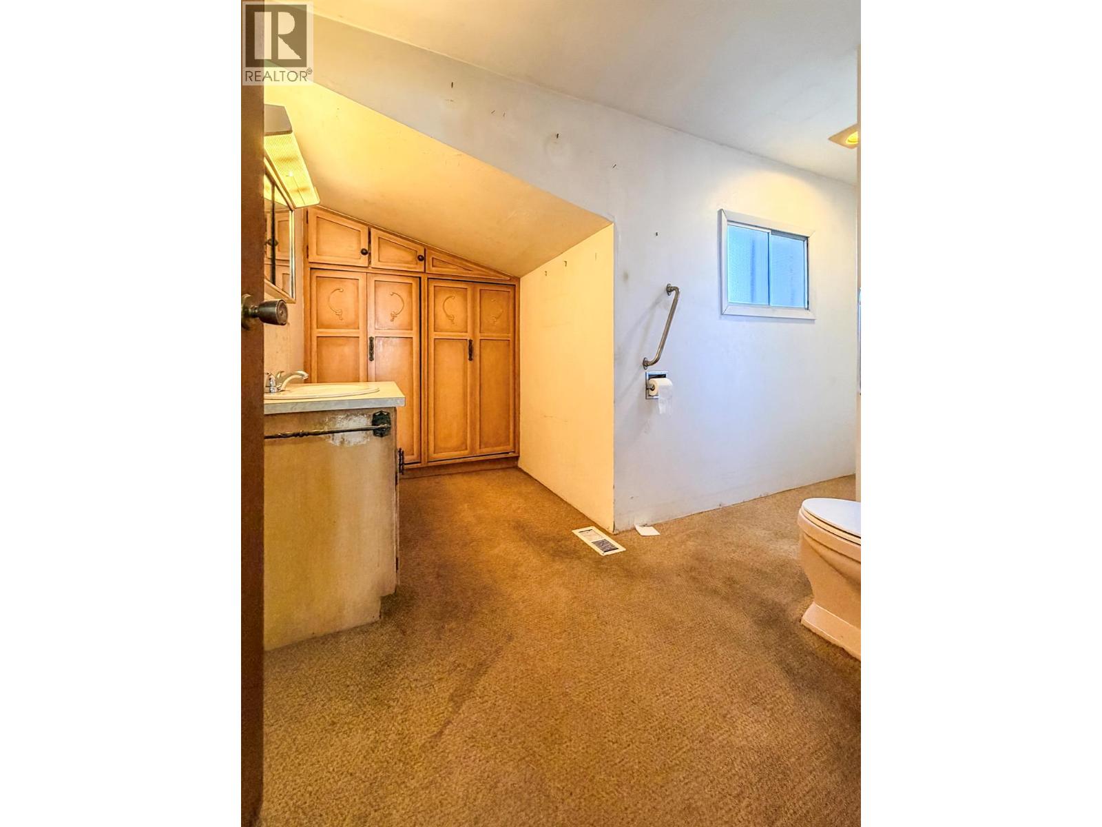 313 5th Avenue, Cranbrook, British Columbia V1C 2G7 - Photo 24 - 10404084