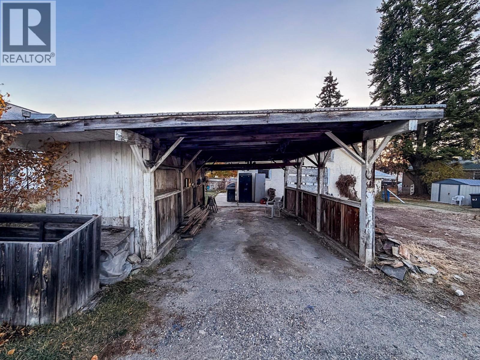 313 5th Avenue, Cranbrook, British Columbia V1C 2G7 - Photo 31 - 10404084