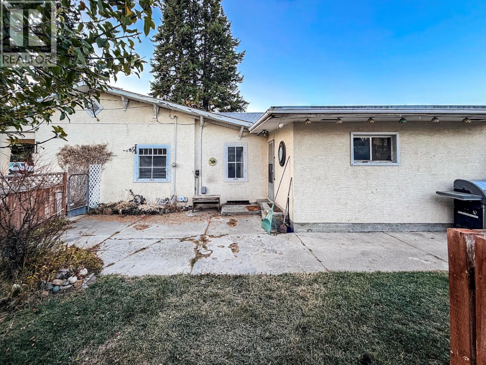 313 5th Avenue, Cranbrook, British Columbia V1C 2G7 - Photo 8 - 10404084