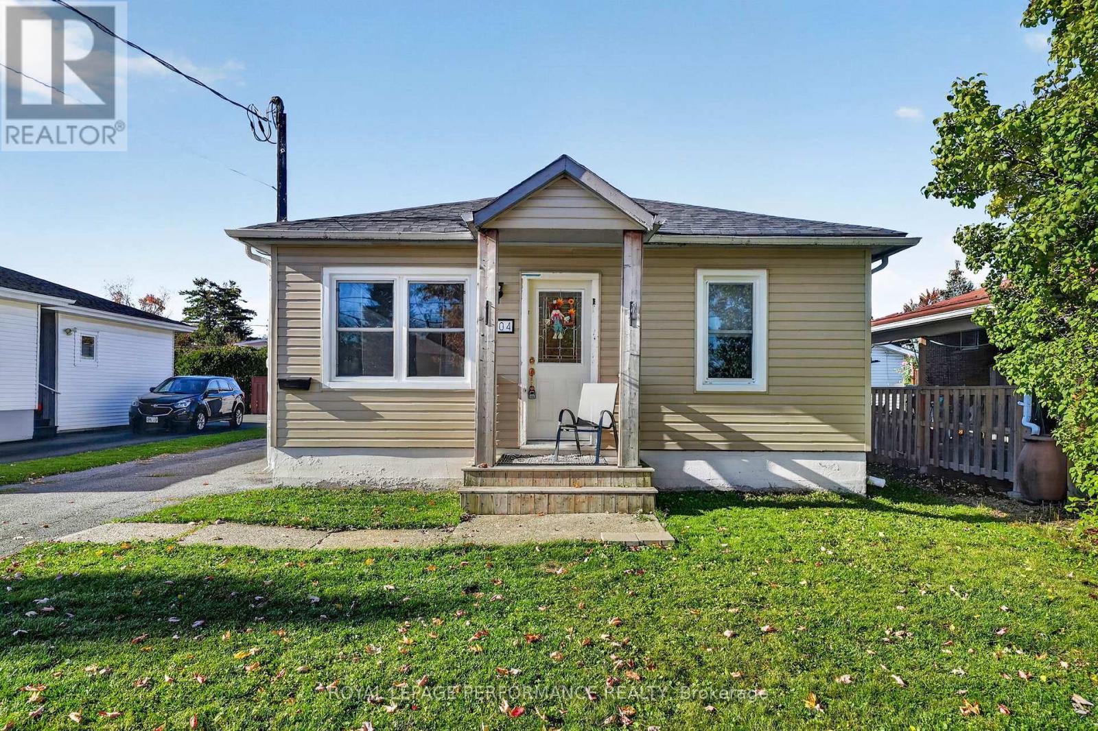 1404 Gallinger Avenue, Cornwall, Ontario  K6J 4T6 - Photo 3 - X14109108