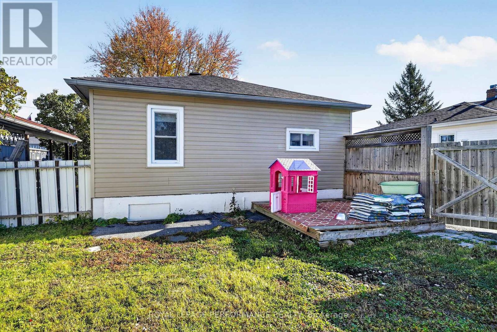 1404 Gallinger Avenue, Cornwall, Ontario  K6J 4T6 - Photo 33 - X14109108