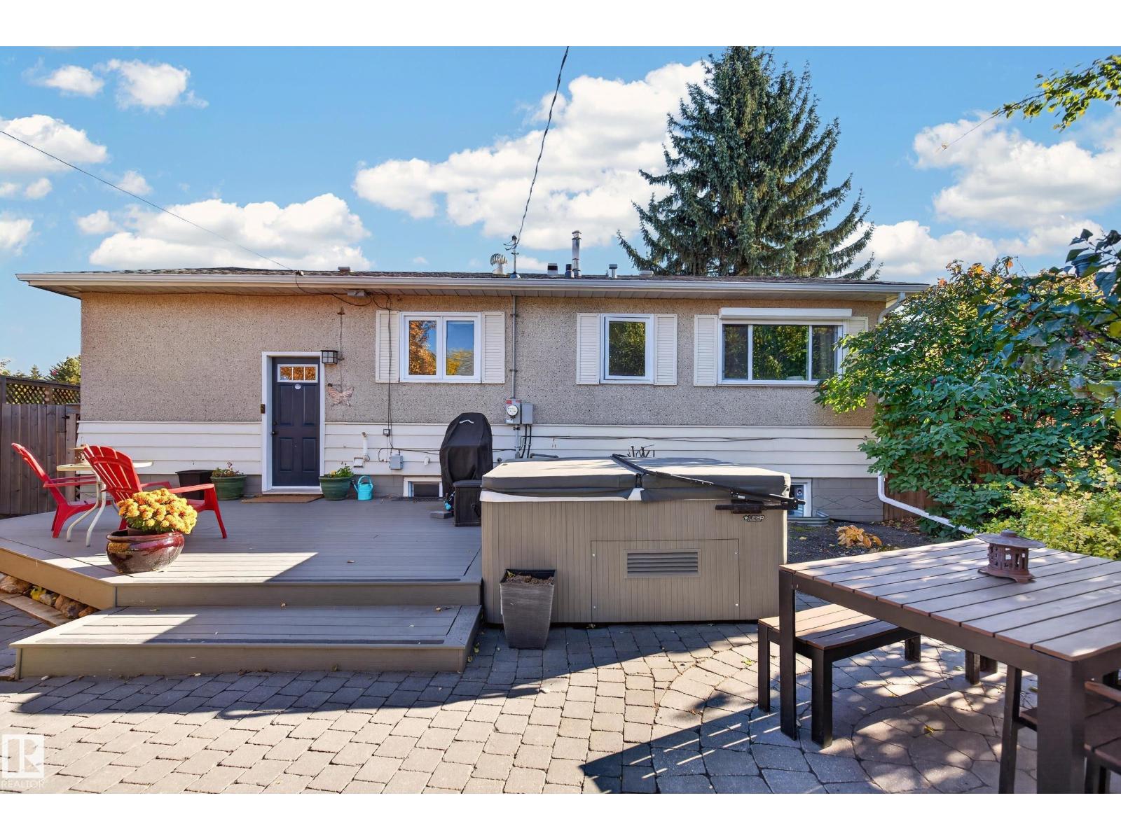 7704 102 AV NW NW