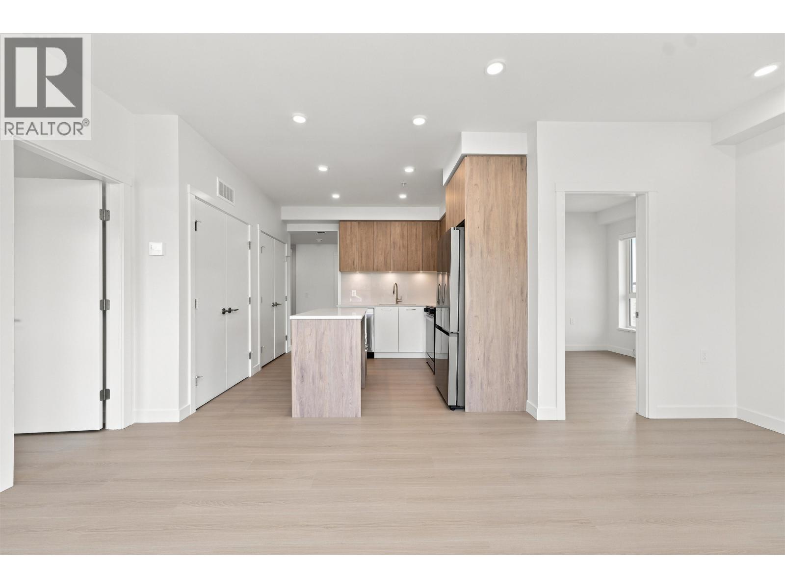 503 82 First Street, New Westminster, British Columbia  V3L 0L8 - Photo 3 - R3177918
