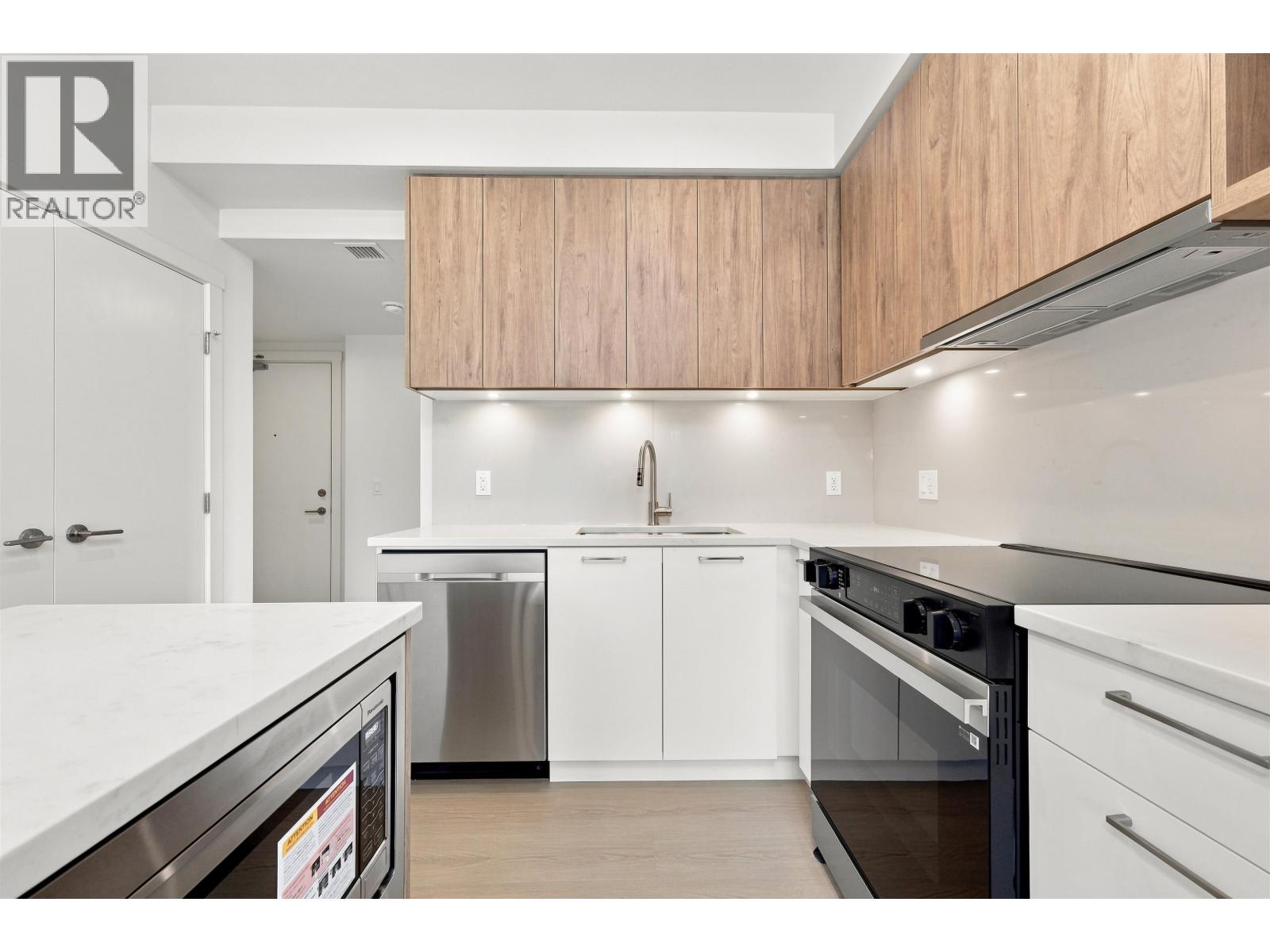 503 82 First Street, New Westminster, British Columbia  V3L 0L8 - Photo 5 - R3177918