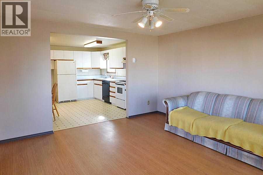 #8, 5853 4 Street W