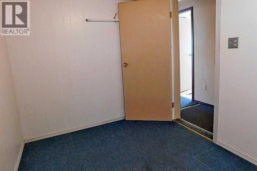 #8, 5853 4 Street W